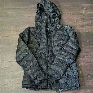 Amazon Essentials Women's Quilted Black Puffer Jacket